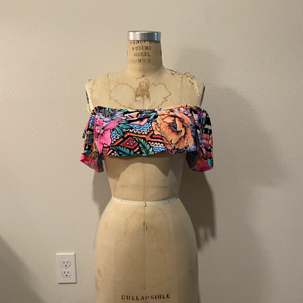 LAUNDRY bikini top